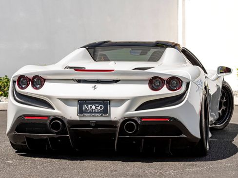 Used 2022 Ferrari F8 Tributo RWD image 10