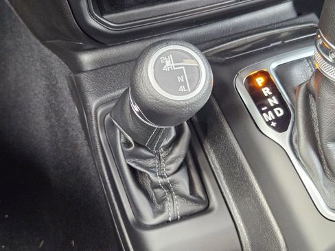 New 2025 Jeep Gladiator Sport AWD/4WD image 28