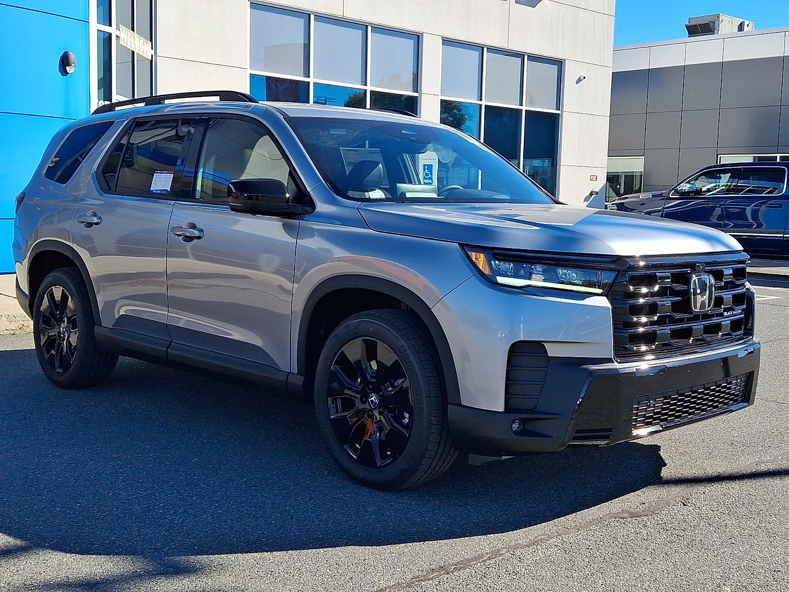 New 2026 Honda Pilot Black Edition image 2
