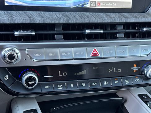 Used 2025 Kia Telluride EX AWD/4WD image 19