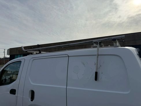 Used 2017 Nissan NV200 SV w/ Technology Package image 41