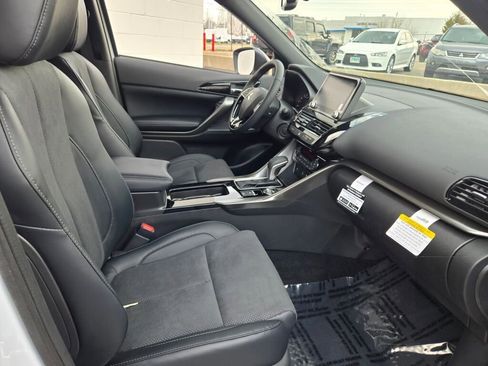 New 2026 Mitsubishi Eclipse Cross Black Edition image 4
