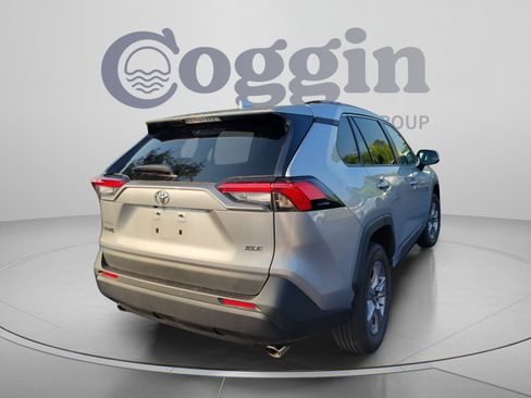 Used 2023 Toyota RAV4 XLE w/ Convenience Package FWD image 6