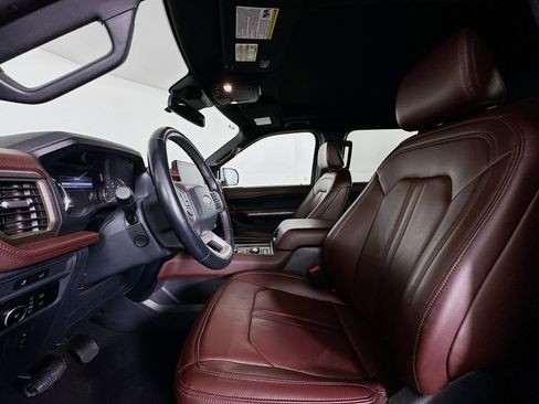 Used 2024 Ford Expedition Limited image 13