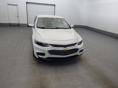 Used 2017 Chevrolet Malibu LT FWD image 14