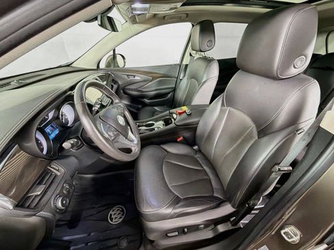 Used 2019 Buick Envision Essence AWD/4WD image 2