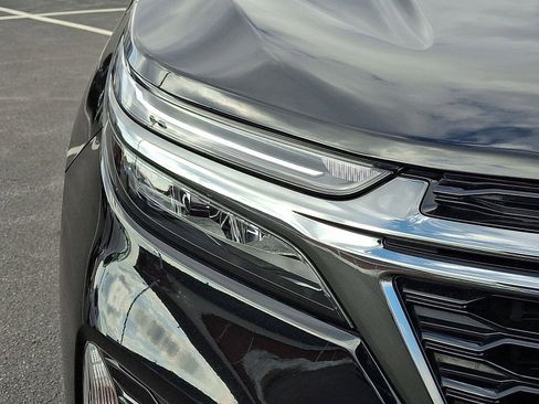 Used 2023 Chevrolet Equinox RS w/ RS Leather Package image 9