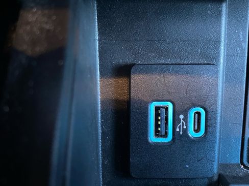 Used 2023 Ford Expedition Max Limited image 21