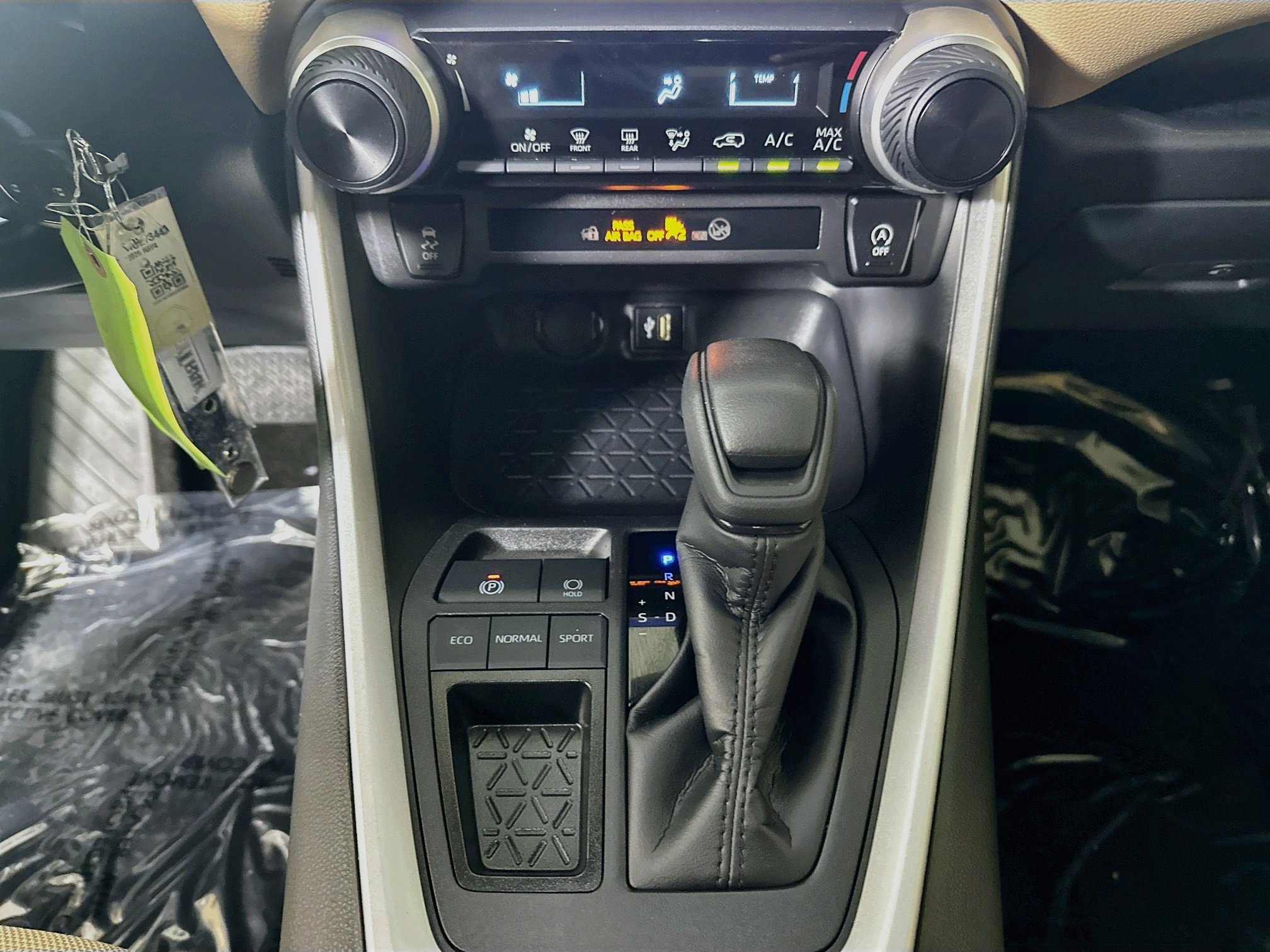 Certified 2025 Toyota RAV4 LE FWD image 22