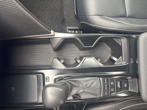 Used 2025 Toyota Camry SE image 42