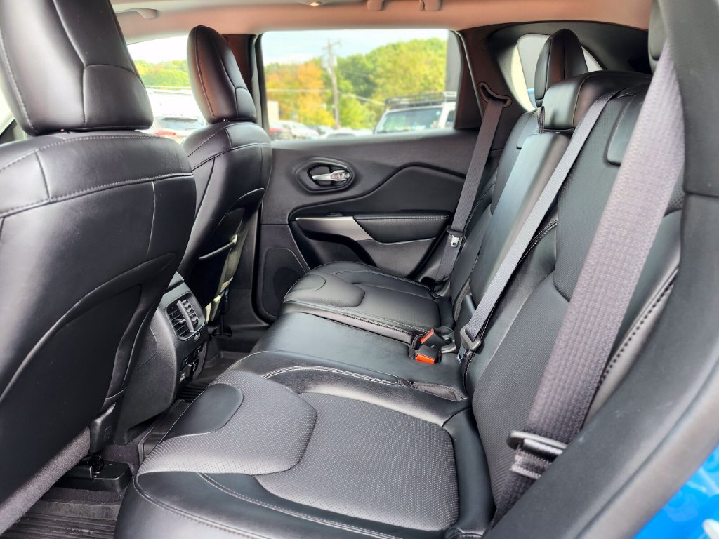 Used 2022 Jeep Cherokee Limited w/ Elite Package AWD/4WD image 16