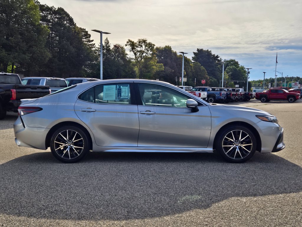 Used 2023 Toyota Camry SE FWD image 7