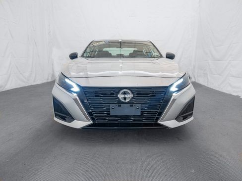 Used 2024 Nissan Altima 2.5 S image 2