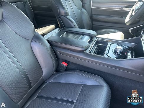 Used 2024 Jeep Wagoneer Series II w/ Flexible Seating Group RWD image 11