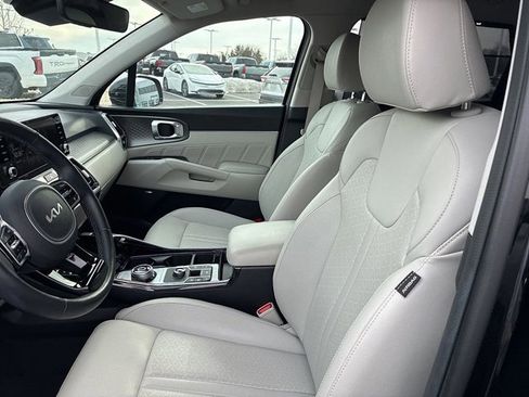 Used 2023 Kia Sorento SX Prestige image 23