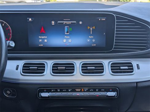 Used 2024 Mercedes-Benz GLS 450 4MATIC image 12