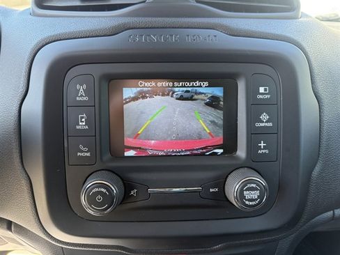 Used 2017 Jeep Renegade Trailhawk image 16