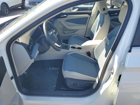 New 2026 Volkswagen Jetta SE FWD image 16