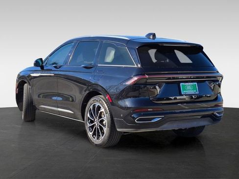 Used 2024 Lincoln Nautilus Reserve image 4