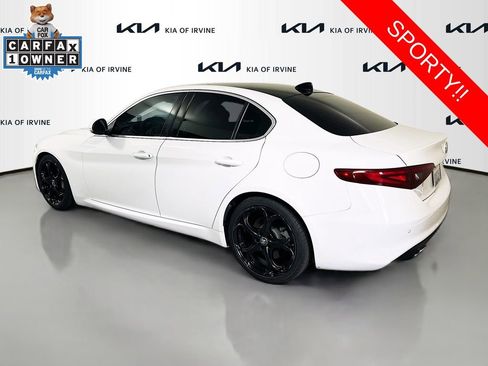 Used 2020 Alfa Romeo Giulia RWD image 5