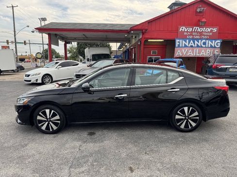 Used 2020 Nissan Altima 2.5 SV FWD image 7