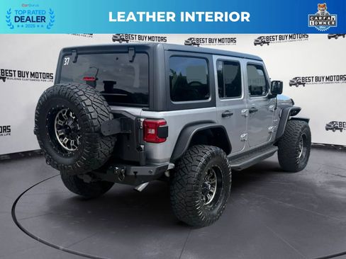 Used 2019 Jeep Wrangler Unlimited Sahara AWD/4WD image 8