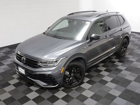 Certified 2023 Volkswagen Tiguan SE R-Line AWD/4WD image 2