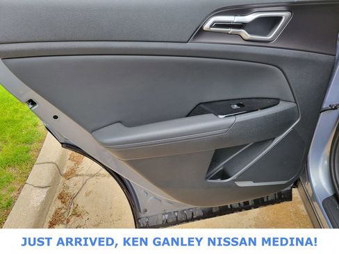 Used 2024 Kia Sportage EX FWD image 16