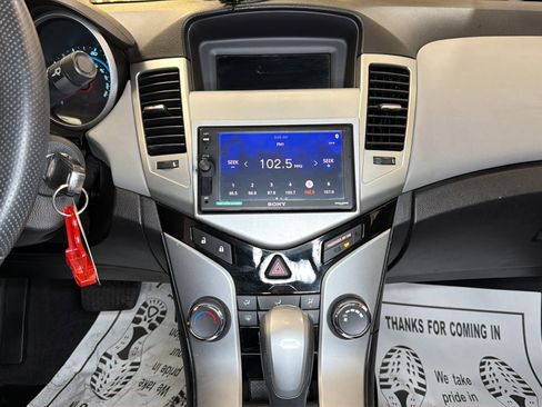 Used 2012 Chevrolet Cruze LS FWD image 33