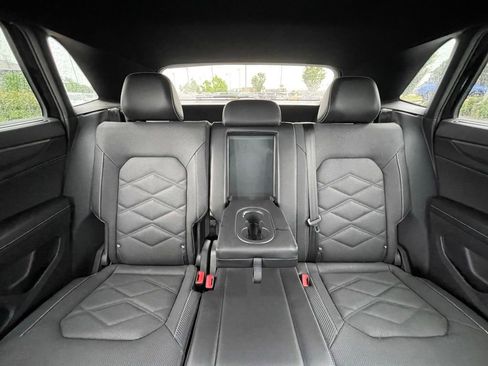 Used 2024 Volkswagen Atlas Cross Sport SE AWD/4WD image 29
