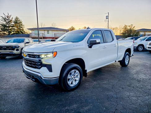 Used 2023 Chevrolet Silverado 1500 LT w/ Convenience Package II image 10