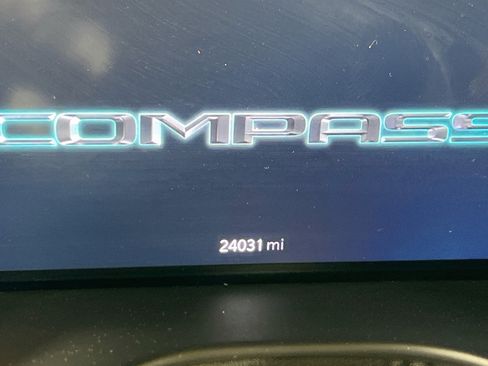 Used 2022 Jeep Compass Trailhawk w/ Trailhawk Elite Group AWD/4WD image 12