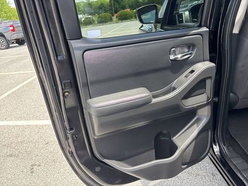 Used 2022 Nissan Frontier SV AWD/4WD image 10