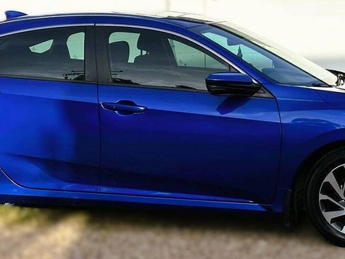 Used 2018 Honda Civic EX image 6