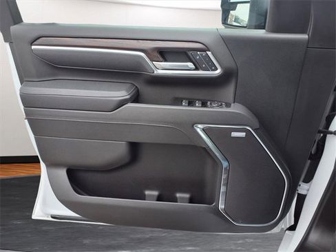 New 2025 GMC Sierra 2500 SLT w/ SLT Convenience Package image 15