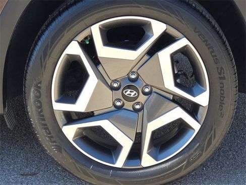 Used 2023 Hyundai Palisade Limited w/ Cargo Package image 9