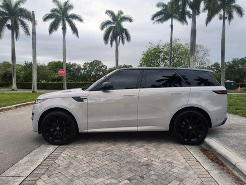 Used 2023 Land Rover Range Rover Sport SE Dynamic AWD/4WD image 16