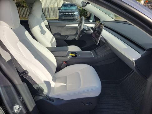 Used 2023 Tesla Model Y Long Range image 7