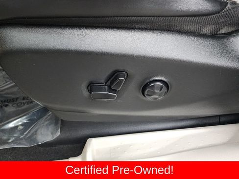 Certified 2023 Chrysler Pacifica Limited FWD image 13