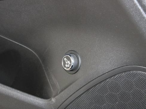 Used 2022 Buick Envision Preferred FWD image 40