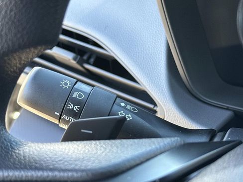 Used 2025 Subaru Crosstrek 2.0i Premium image 37