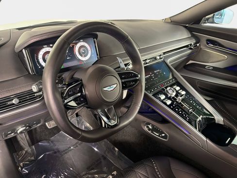 Used 2024 Aston Martin DB12 Coupe RWD image 32