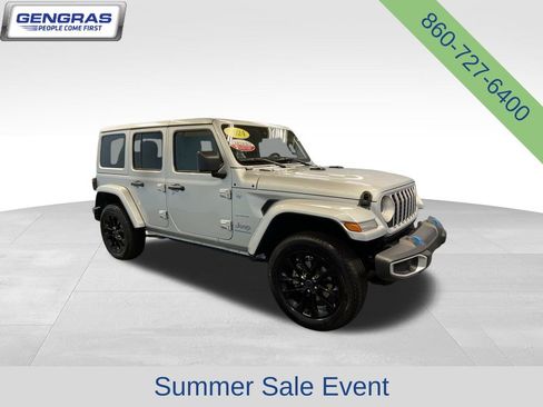 Used 2024 Jeep Wrangler Unlimited Sahara AWD/4WD image 7