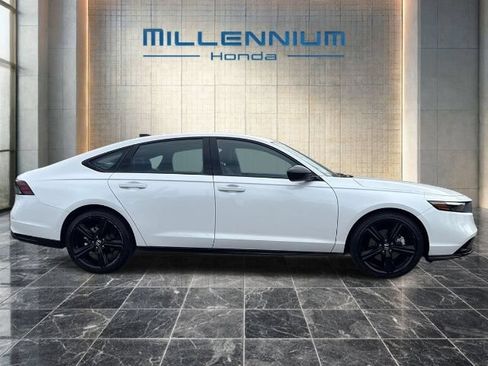 Used 2024 Honda Accord Sport image 6
