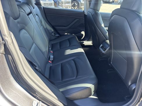 Used 2018 Tesla Model 3 Long Range image 15