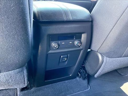 Used 2023 Chevrolet Traverse LT AWD/4WD image 29
