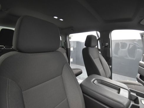 Used 2025 Chevrolet Silverado 2500 Custom w/ Custom Value Package image 17