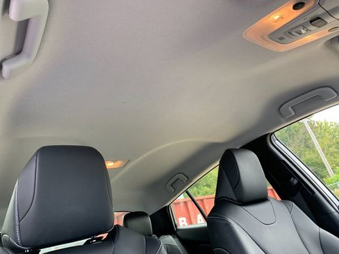 Used 2022 Toyota Prius Prime XLE FWD image 18