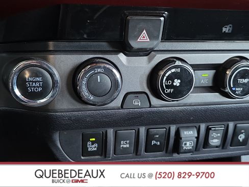 Used 2018 Toyota Tacoma TRD Off-Road w/ Technology Package AWD/4WD image 22