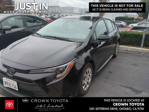 Used 2025 Toyota Corolla LE image 1